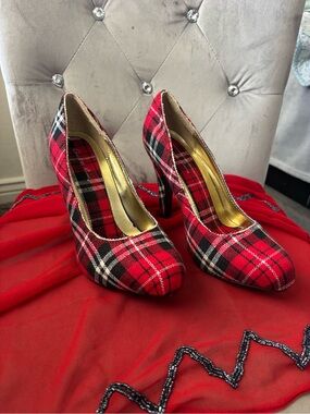 Charlotte Russe Red Plaid High Heel Pumps Size 6